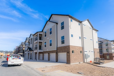 882 Coulsen Dr unit J302, Saratoga Springs, UT 84045 - photo 2