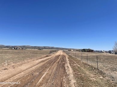 3805 W Chianti Ln, Paulden, AZ 86334 - photo 2