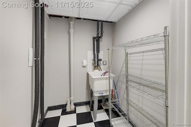 2371 Allard Ave, Grosse Pointe Woods, MI 48236 - photo 5