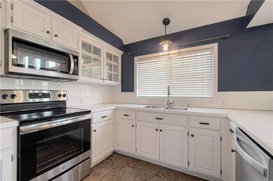 22004 W 51st Ct, Shawnee, KS 66226 - photo 7