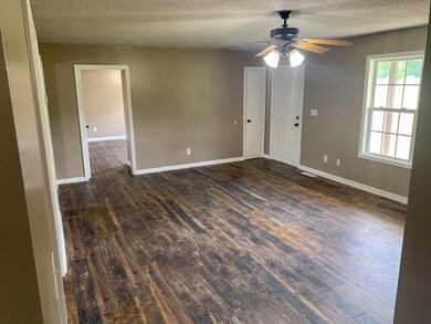 107 Roscoe Rd, Shelbyville, TN 37160 - photo 3