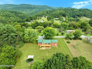 320 Redbird Cir, Cumberland Gap, TN 37724 - photo 3