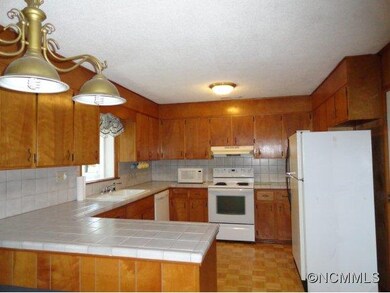 LG OPEN KITCHEN
