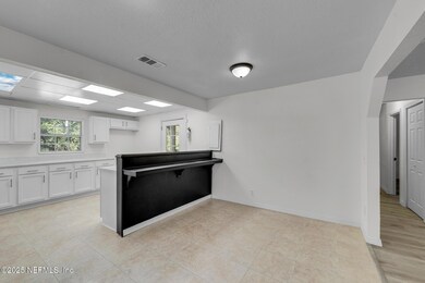 2811 Myrtis Rd, Jacksonville, FL 32218 - photo 7