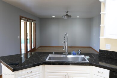 3905 Isabella Way, Yakima, WA 98901 - photo 5