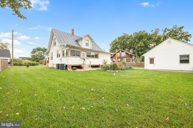 453 Zea St, Strasburg, VA 22657 - photo 4