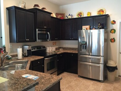 Alaqua kitchen