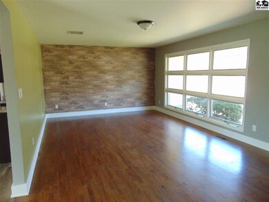 1112 Eastmoor Dr, McPherson, KS 67460 - photo 2