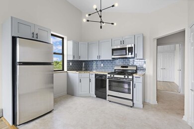 1870 John F. Kennedy Blvd unit 4A, Jersey City, NJ 07305 - photo 2