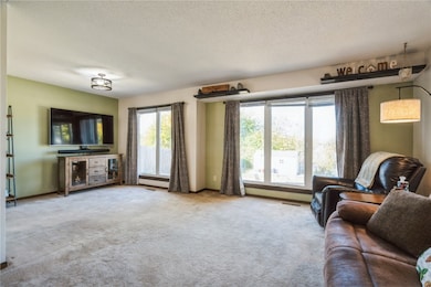 3416 Sue Ln NW, Cedar Rapids, IA 52405 - photo 4