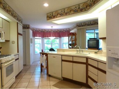 All sliding drawers in kitchen