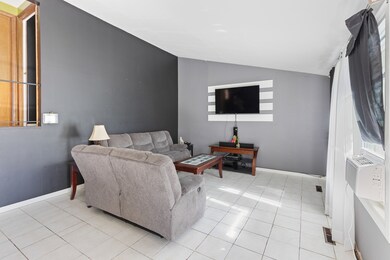 122 Pecos Cir, Carpentersville, IL 60110 - photo 5