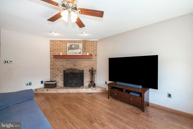 3922 Gatehouse Ln, Skippack, PA 19474 - photo 7