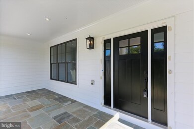 7604 Glennon Dr, Bethesda, MD 20817 - photo 3