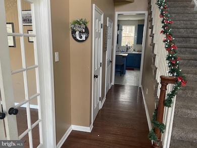 140 Magnolia Dr, Pennsville, NJ 08070 - photo 3