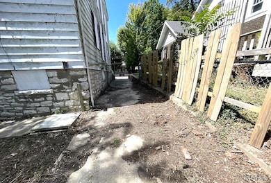 1121 State St, Alton, IL 62002 - photo 6