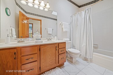 1720 Schey Ct, Naperville, IL 60565 - photo 2