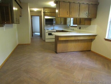 310 Tanglewood Dr, Tahlequah, OK 74464 - photo 4