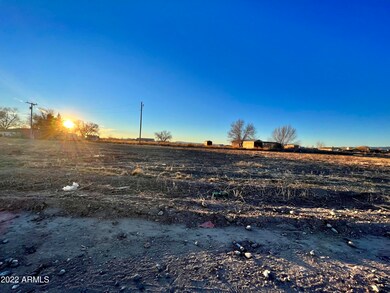 24260 N Marblehead Ave unit 1392, Paulden, AZ 86334 - photo 3