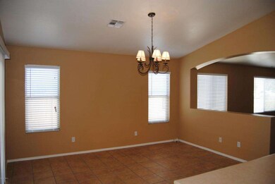 Addtional Dining OR Sitting Area!