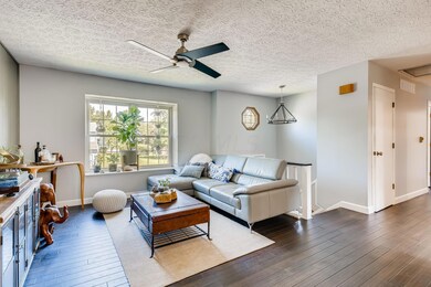 Living Room-009-023-3000x2000