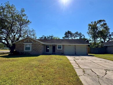 1705 Parkcrest St, Alvin, TX 77511 - photo 4