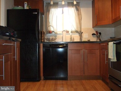 2412 Cloudcroft Square, Reston, VA 20191 - photo 4