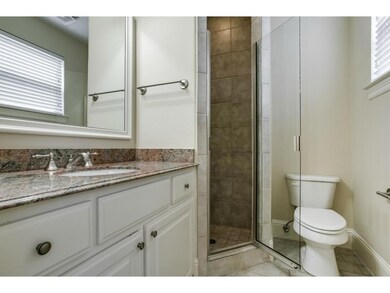 Full bath located on 1st floor entry bedroom