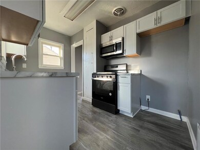 3028 Cleveland Ave, Des Moines, IA 50317 - photo 5