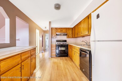 177 Lamped Loop unit A46, Staten Island, NY 10314 - photo 4