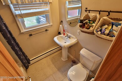 1237 Walnut Ln, Macungie, PA 18062 - photo 7