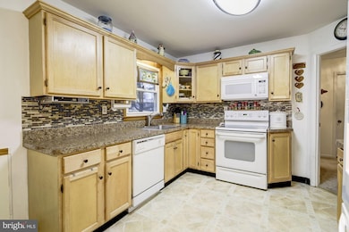 5833 Melville Rd, Sykesville, MD 21784 - photo 6