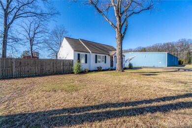 2129 Lee St, West Point, VA 23181 - photo 4