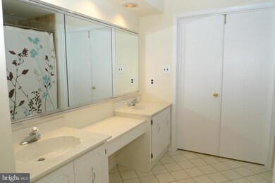 57 E Oleander Dr, Mount Laurel, NJ 08054 - photo 7