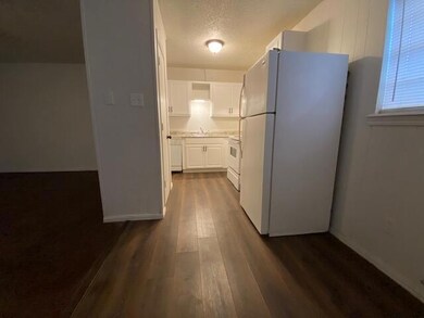 1310 54th St unit 5, Lubbock, TX 79412 - photo 3