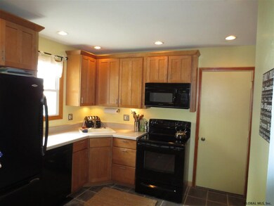 11 Valley View Dr, Glenmont, NY 12077 - photo 6