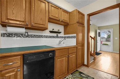 2764 Blarefield Dr, Columbus, OH 43231 - photo 5