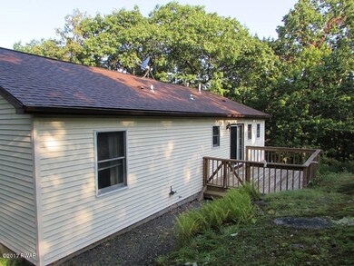 802 Surrey Ct, Hawley, PA 18428 - photo 2