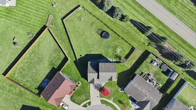 807 Larkwillow Ct, Huntertown, IN 46748 - photo 4