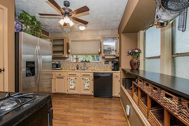 10050 Lasaber Ct, Houston, TX 77038 - photo 7