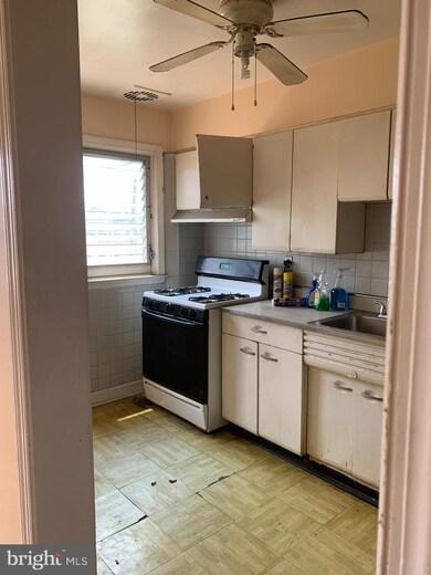 1267 Deanwood Rd, Parkville, MD 21234 - photo 4