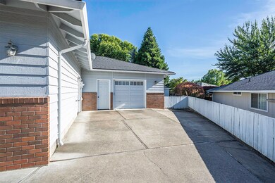 1851 Canyon Ave, Medford, OR 97504 - photo 3