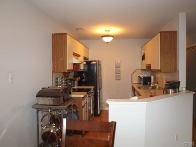 106 Lindfield Cir, Macungie, PA 18062 - photo 5