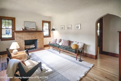 2220 Delta River Dr, Lansing, MI 48906 - photo 6