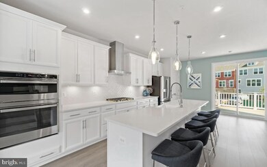 23369 Sugar Pine Ln, California, MD 20619 - photo 2