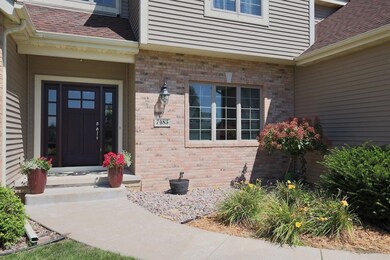 7485 Meadowrue Cir, Middleton, WI 53562 - photo 2