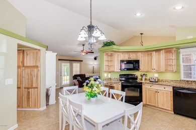 12523 kitchen 4