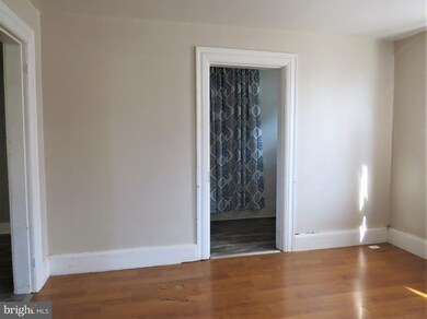 323 S Queen St, Littlestown, PA 17340 - photo 3