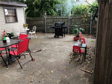 41 Cherry St, Pawtucket, RI 02860 - photo 7