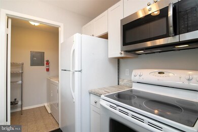 306 Hunter Ct unit 306, Marlton, NJ 08053 - photo 7